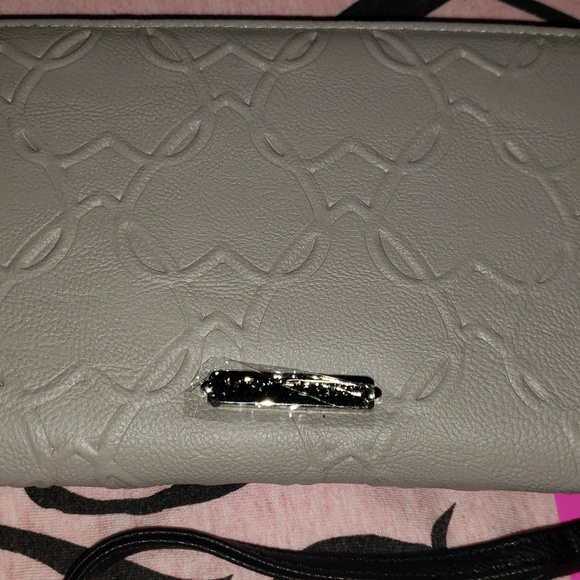Betsey Johnson wallet - Picture 2 of 6